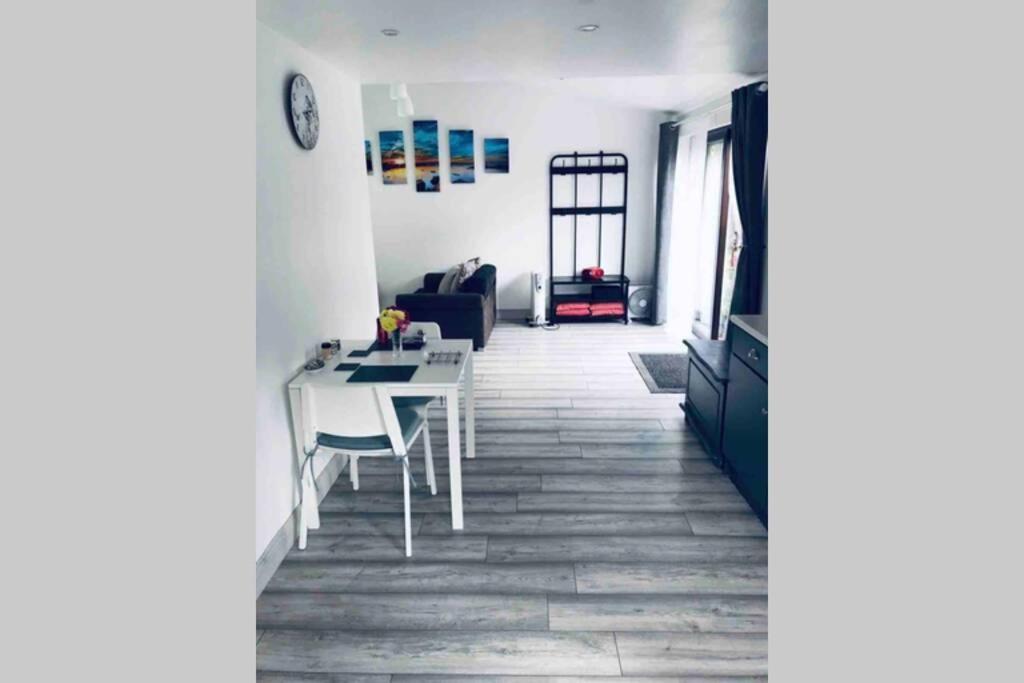 גלוואיי Fuchsia Apartment Tranquil Modern Seaside Apartment On The Wild Atlantic Way מראה חיצוני תמונה